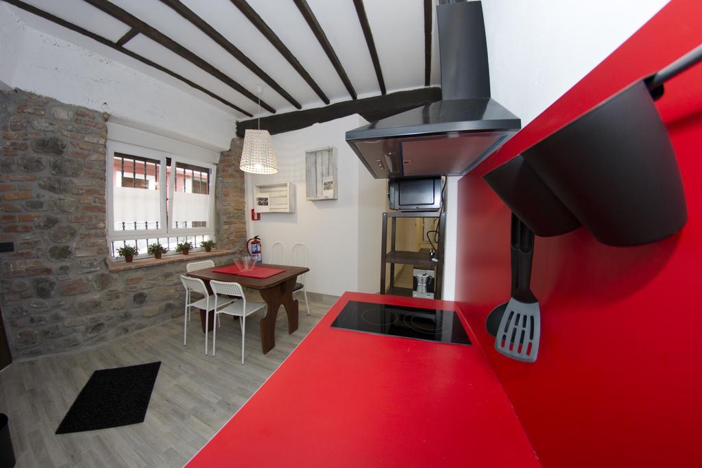 Andra Mari Apartamentu Turistikoak Bermeo Oda fotoğraf