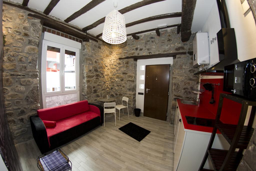 Andra Mari Apartamentu Turistikoak Bermeo Oda fotoğraf