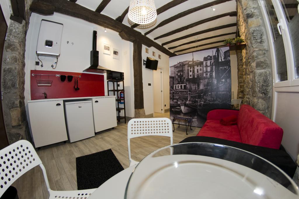 Andra Mari Apartamentu Turistikoak Bermeo Oda fotoğraf