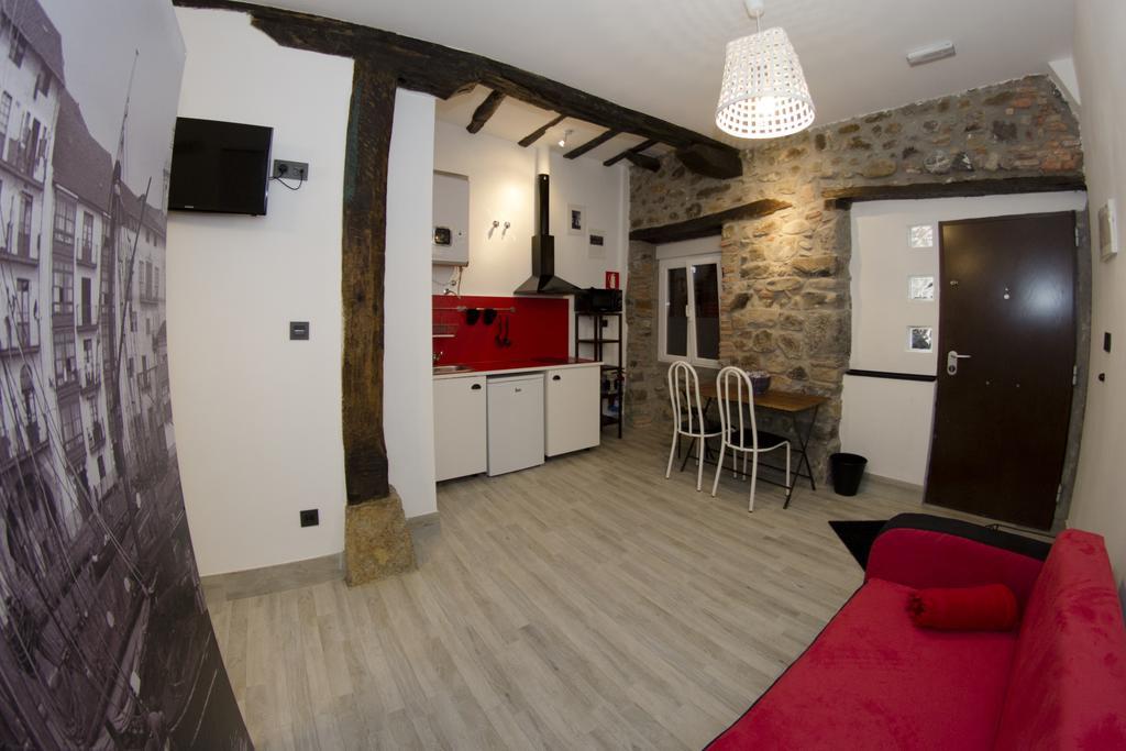 Andra Mari Apartamentu Turistikoak Bermeo Oda fotoğraf