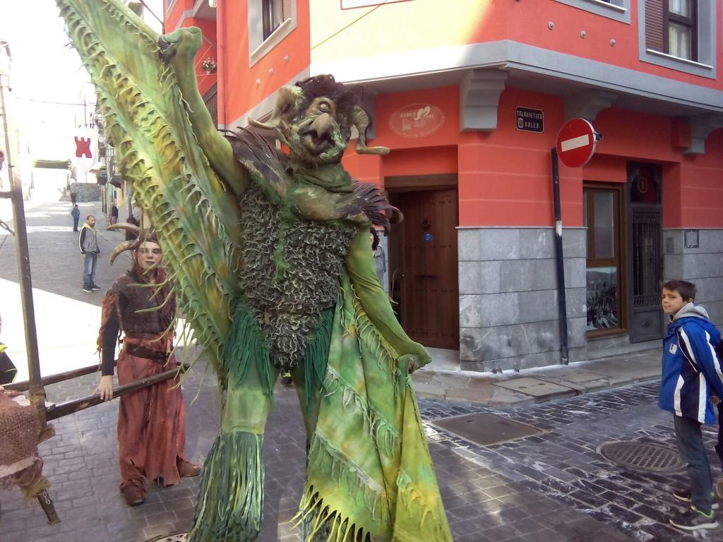 Andra Mari Apartamentu Turistikoak Bermeo Dış mekan fotoğraf